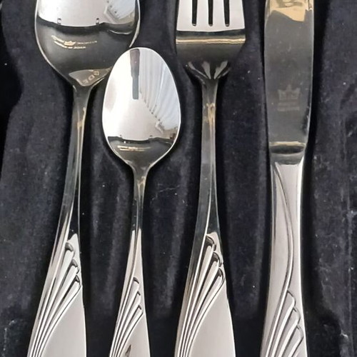 SBS Solingen 70-piece stainless steel cutlery set in case
