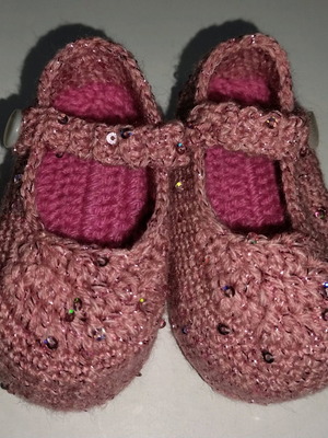Crochet babyshoes new pink with sequins handmade
