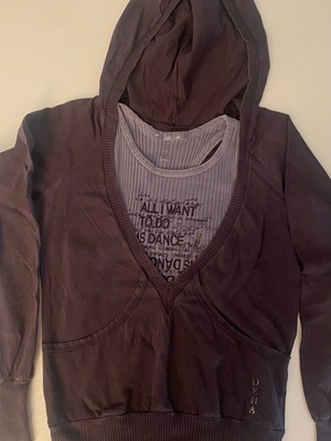Deha M women's top used, purple deep eggplant with hood and pockets