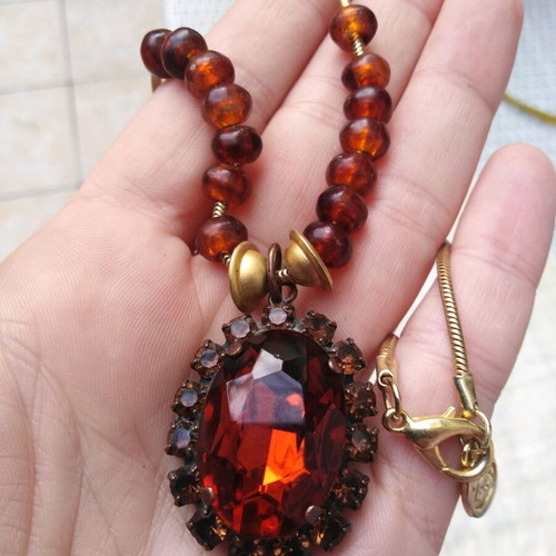 Vintage statement necklace with red stone and beads new