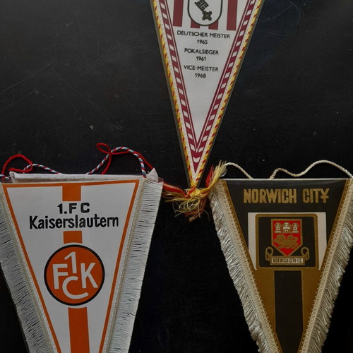 Set of 7 authentic vintage football pennants like new