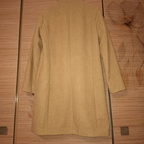 Only women's coat beige, like new