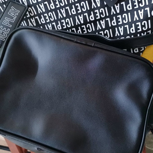 Ice Play crossbody bag used, black