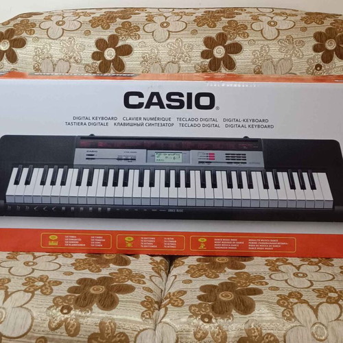 Casio CTK-1500 Keyboard 61 Keys like new