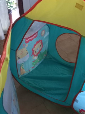 Children's Play Tent like new, easy to fold and store