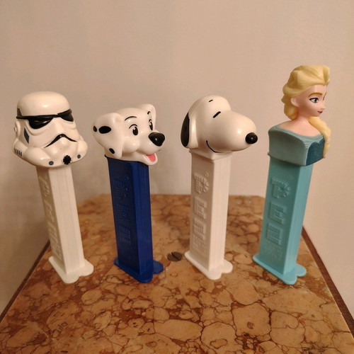 Pez candy dispensers set of 4 like new, empty