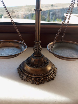 Bronze decorative scale used, height 21×14 cm
