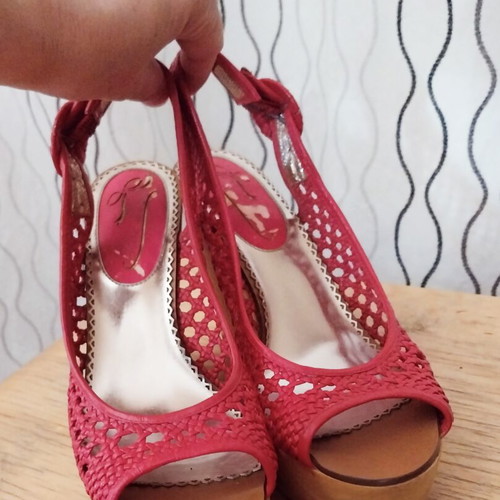 Poetic Licence vintage platform sandals used, slingback peep toe coral pink