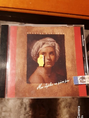 CD Tou Kyriazi like new, 16 hits Mou Thymizeis Tin Mana Mou