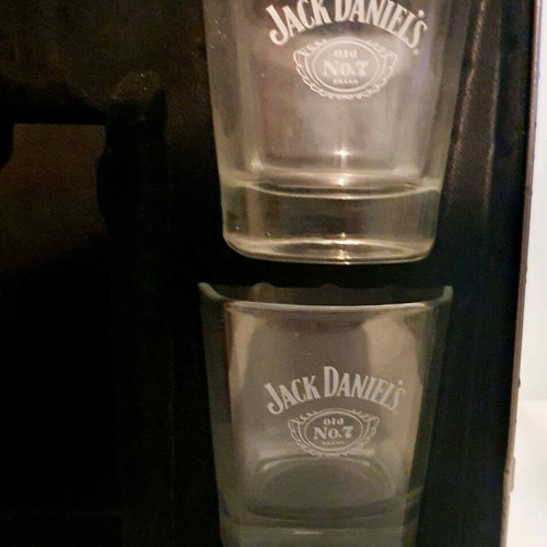Jack Daniel's collectible metal box with 2 glasses like new