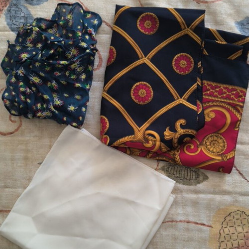 Handkerchiefs like new, set of 3, silk and mango fabric