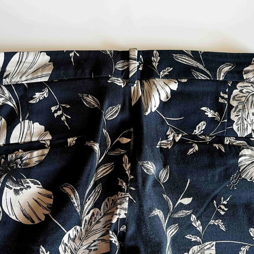 Zara Capri Pants like new, blue with red and cream patterns