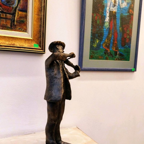 Violinist sculpture new by Nikola Lichkov