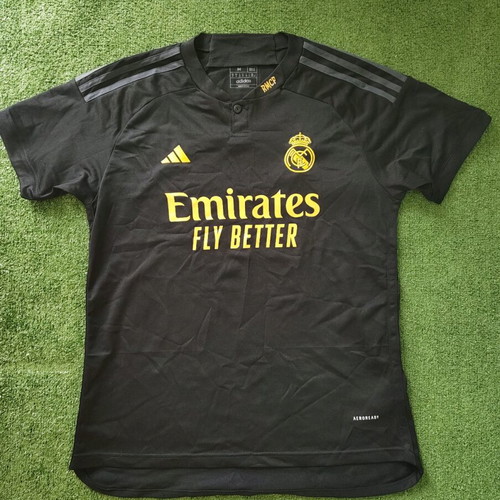 Real Madrid jersey authentic, like new, size Medium, black with yellow