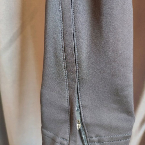 Leggings used black with gray details and ankle zippers