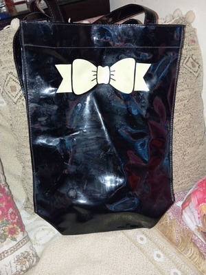 Women's shoulder bag new, black glossy with ecru bow
