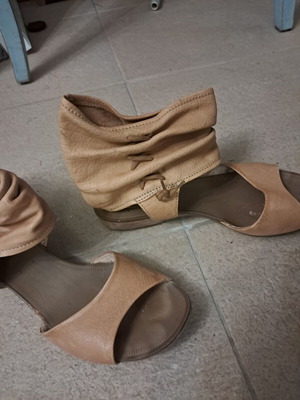 Leather sandals size 38, brown, like new