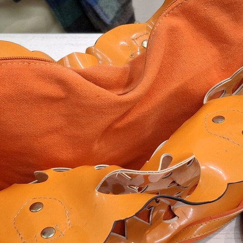 Summer bag like new with detachable fabric pouch