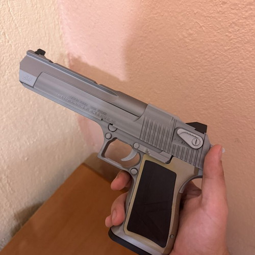 Resident Evil 2 Desert Eagle 50AE Lightning Hawk replica prop