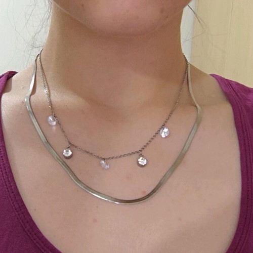 Women's necklace like new, set of two silver with shared clasp