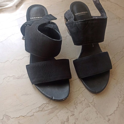 Vagabond black sandals used, thick straps, wooden heel 8cm, size 38