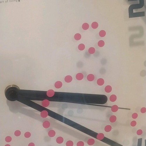 Analog wall clock like new, 30cm round