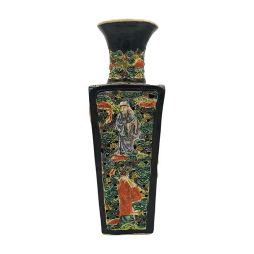 Chinese Porcelain Famille Noire Vase like new, Qing Dynasty