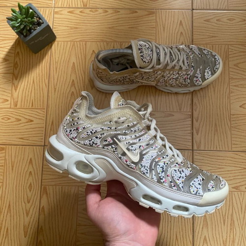 Nike Air Max Plus TN new, size 39, beige pattern