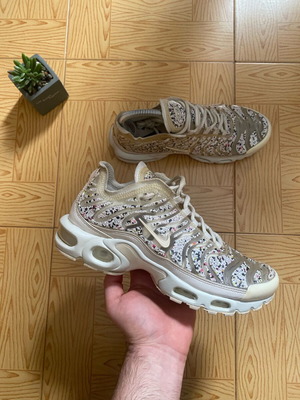 Nike Air Max Plus TN new, size 39, beige pattern