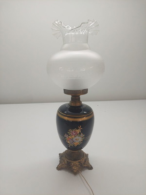 Vintage table lamp hurricane used, classic opaline lamp