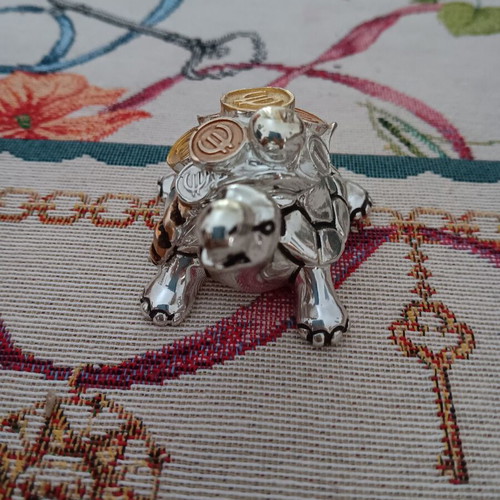 Small decorative turtle like new, home good luck charm
