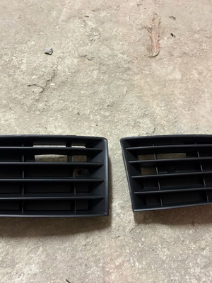 Volkswagen Golf 5 grilles new for front bumper