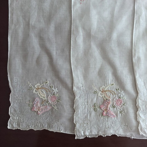 Set of 5 white square napkins with pink butterfly embroidery, new