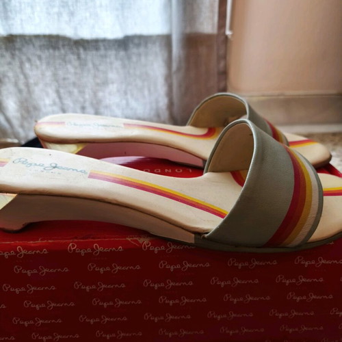 Pepe Jeans London sandals size 39 with transparent heel and colorful stripes like new