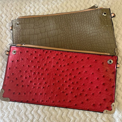 Axel polymorphic handbag like new, multicolor handheld