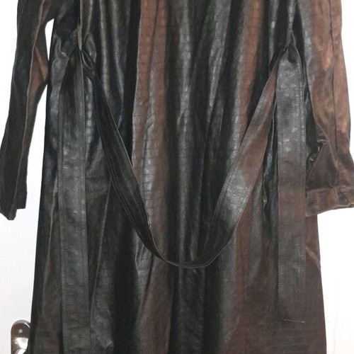 Women's coat like new, leatherette, size L