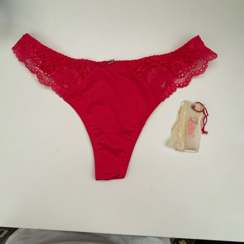 Coral string new in XS and S, lace and fabric, Leilieve