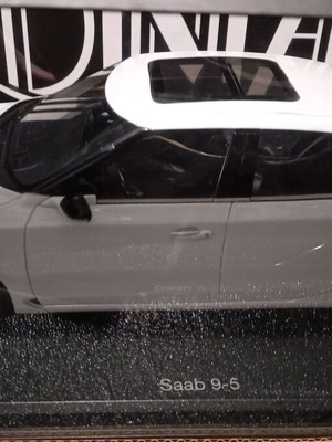 DNA models Saab 9-5 мащаб 1/18 като нов