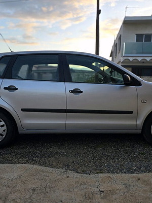 Volkswagen Polo 2004 1.2 Μηχανικό 5-πορτο Μεταχειρισμένο Ασημί Χάτσμπακ