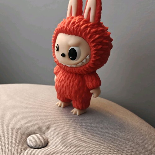 Labubu figure new, various colors and sizes