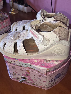 Biomechanics baby shoes size 24 white pink with glitter like new