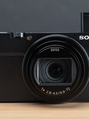 Sony Cyber-shot DSC-RX100 VII Digital Camera Mark 7 new
