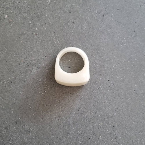 Cream ring with beige swirls new, rectangular size 19mm