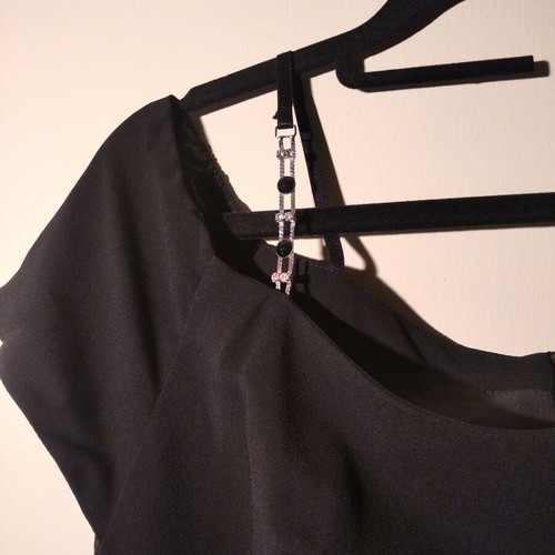 Raxevsky classic line dress size M new, black