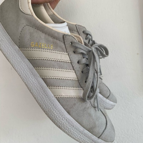 Gazelle Adidas athletic shoes used, size 40 2/3, baby blue suede