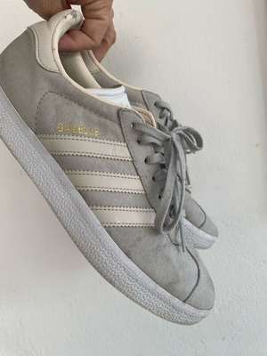 Gazelle Adidas athletic shoes used, size 40 2/3, baby blue suede