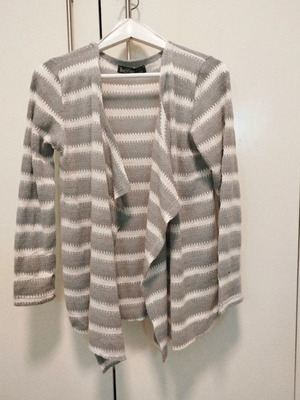Benissimo thin cardigan one size used with mark