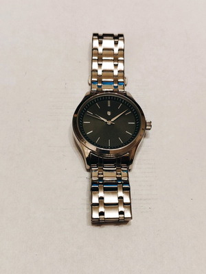 Men's silver watch like new