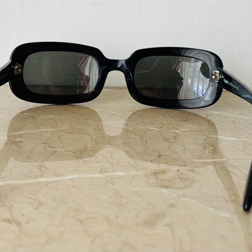 Genny vintage black sunglasses
