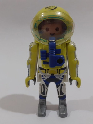 Playmobil Astronaut Figure Set 4747 like new, with missing parts